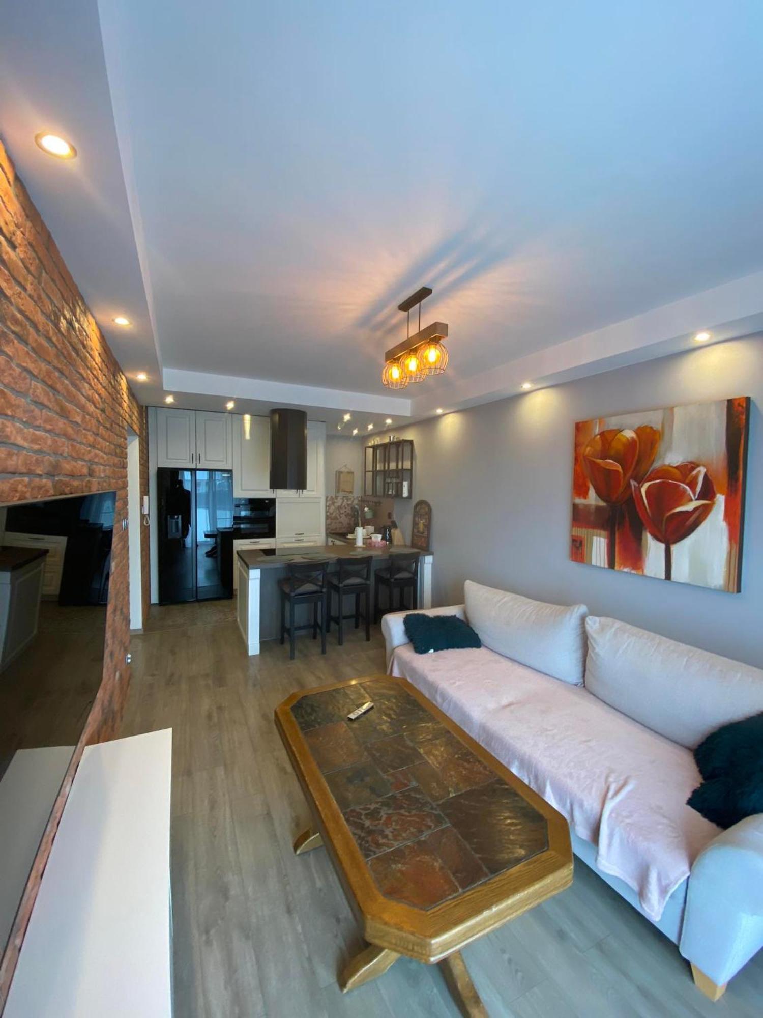 1 Maja Apartment *